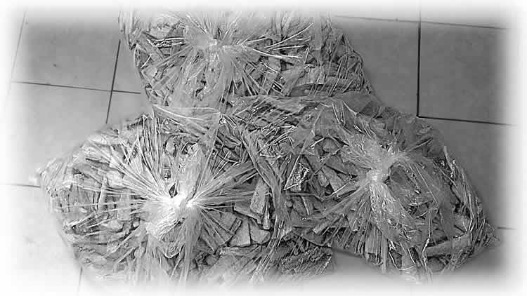 曾經面臨生意失敗的劉弟兄， 接受恩友中心的幫助， 一家四口靠著福貧物資， 度過那段青黃不接的艱困日子…