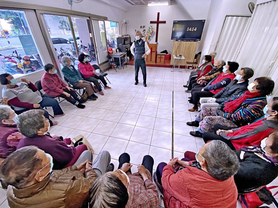 前鎮恩友中心長青學苑 每週三早上8:00~9:00