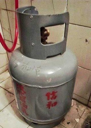 3年來，一個人默默地幫助恩友解決許多需要。感謝主。