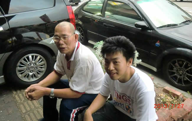 每個星期六休假那天，阿弟仔都會從中華教會回到東豐教會來