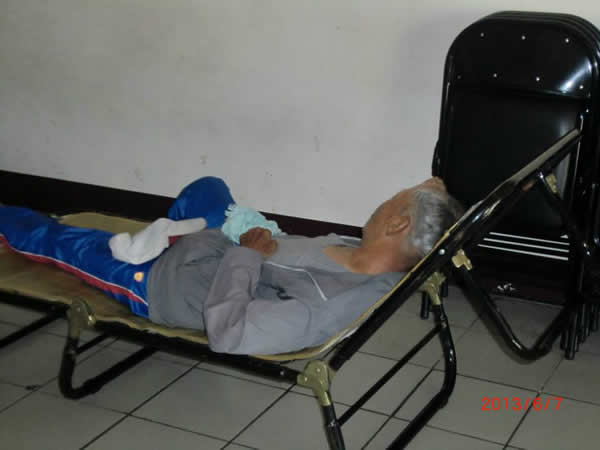  阿公的違章建築被拆了