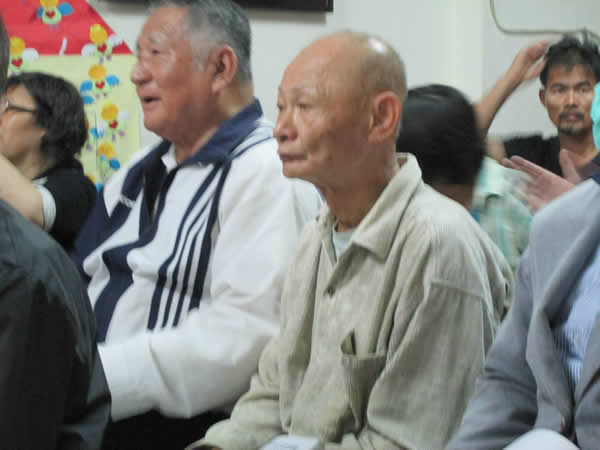 春節期間，阿毛伯並沒有到台南恩友中心來用餐，反而年過完了才又出現在恩友。