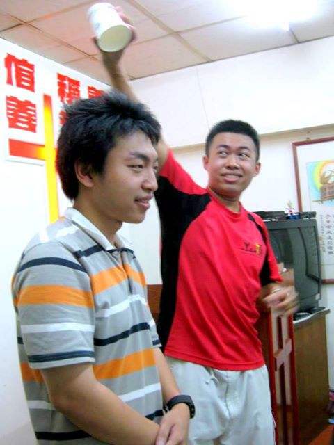 南神學生與中心收留的阿弟仔