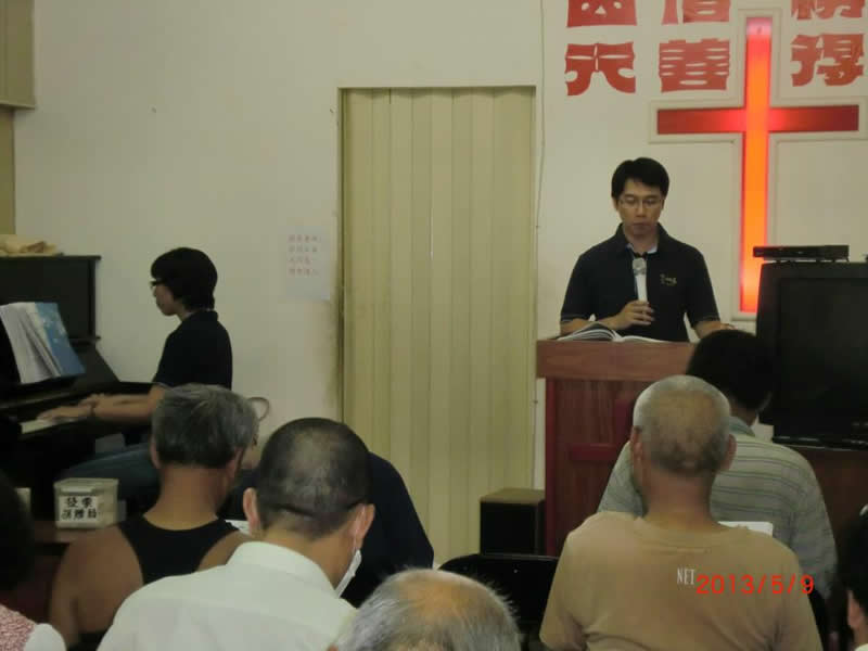 你最後跟我握手道別時，我一直告訴自己：「要撐住，已經是40幾歲的中年男人了.....」