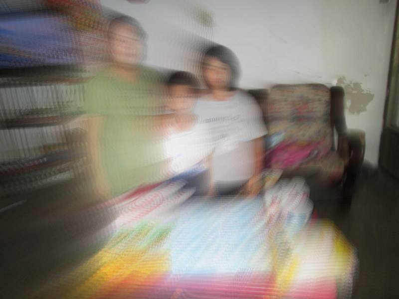 沒有電視，沒有冰箱，用手洗衣服，牆壁斑駁的阿嬤家。