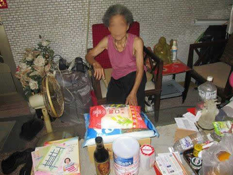 剛升上高一的孩子，跟阿嬤相依為命，原本可以唸一般日間部的普通高中