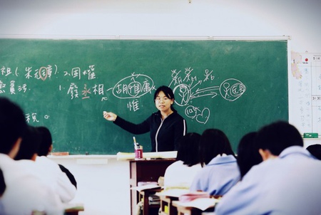 『行善』對我來說，就像堆積財寶在天上，我常告訴學生，做任何事情都要付代價，不論壞事或好事，最後都會累積到一定的結果。