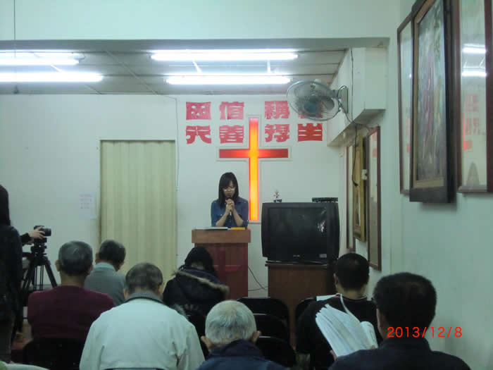 這位女孩是季如，我們一直保護著她，不寫她名字，不從正面拍她。