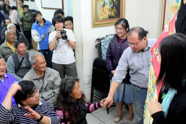 這位大姊在台南地區流浪一段時間了。