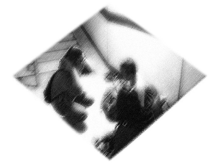 一個下榻在東豐地下道的街友「一哥」(化名)，總是背著大背包來聽講。