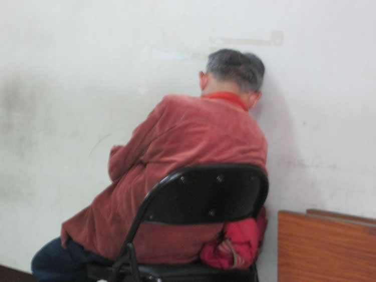 三年以來，我們對他傷透了腦筋。