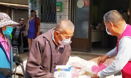 南投恩友 聚會及分送物資