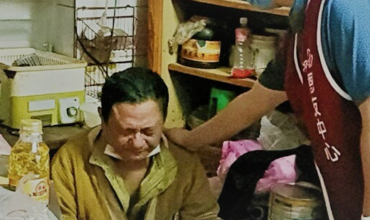 探訪70多歲的阿龍弟兄