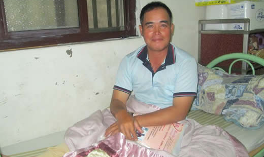 馬先生在工地不幸受傷，醫生宣告終生必須倚靠輪椅，馬太太在這樣的打擊下，仍堅強的一肩挑起全家生計