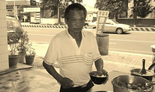 他叫做阿龍，是善化區公所送到中華恩友，委託我們安置的街友。