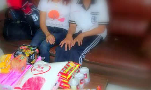 他只有十五歲，國中三年級的學生．卻已經是這個家的戶長了。