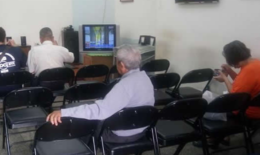 九十五歲的阿公，常常到永康恩友中心用餐。每次都開著電動車緩緩前來。