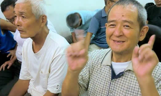 喜歡他的開朗，喜歡他面對人生低潮也帶著喜樂的心。