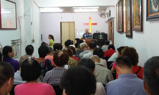 他來台南恩友用餐幾個月了，當同工兩週，卻是我們的第一次同行，第一次對話。