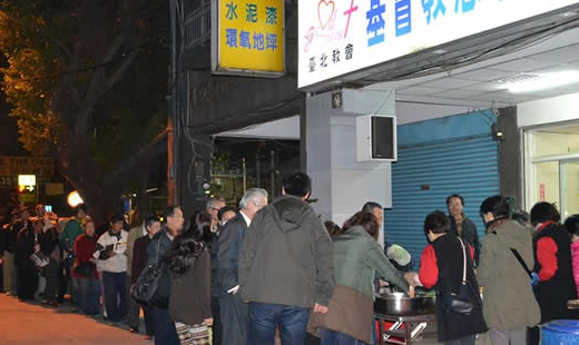 感謝來自韓國的兩位牧者，以及韓國短宣團的弟兄姊妹，來到恩友中心分享服事關心基層的弱勢朋友們。