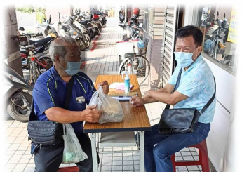 敬畏耶和華的，大有倚靠；祂的兒女也有避難所。敬畏耶和華就是生命的泉源，可以使人離開死亡的網羅。