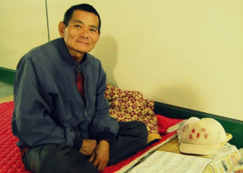 地下道的陳阿伯