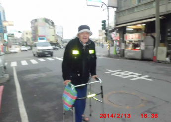 我想要每天來教會這裡，和大家一起唱詩歌，一起讀聖經