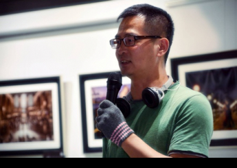 Don Schumann，大家都叫他Don（唐）弟兄，1988年他開始在香港從事商業攝影