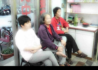 妹妹剛來的時候，又瘦又小，我們本以為是個未成年小女孩，