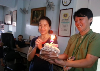 2016年6月壽星小美麗，小美麗是本來在高雄恩友用餐的姐妹