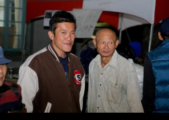 左邊的這位，叫做阿豪。