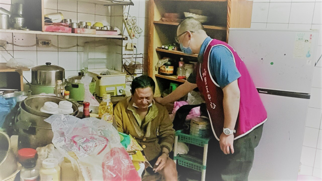 探訪70多歲的阿龍弟兄