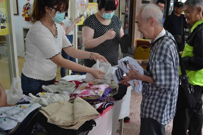 2016年五月21日有【康和行道會】的兄姊們再度來到台北恩友中心關懷大家