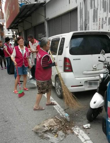 台南中華恩友中心，永康恩友中心社區打掃服事，回饋社會各界對恩友中心的支持與疼惜。