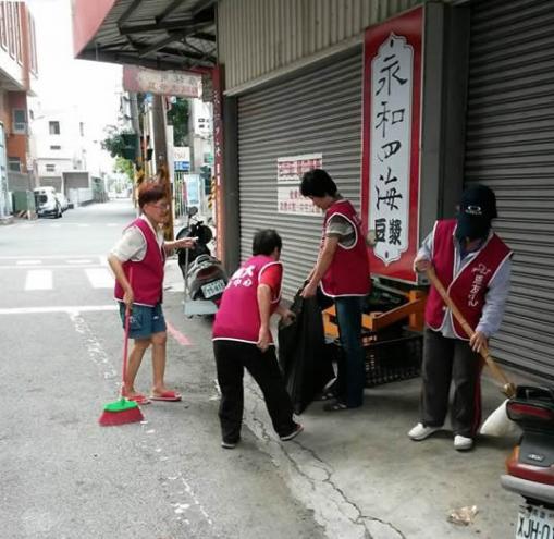 台南中華恩友中心，永康恩友中心社區打掃服事，回饋社會各界對恩友中心的支持與疼惜。
