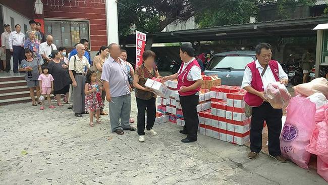 2016年八月份-恩友中心中部教會 福貧活動