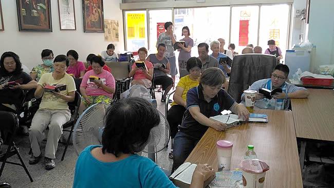 感謝富強教會媽媽小組 到永康恩友中心關懷