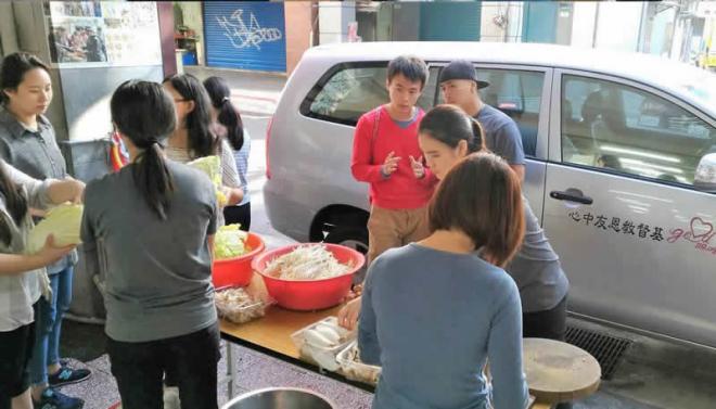 感謝顧明翰弟兄號召青年學子  來恩友中心服事 