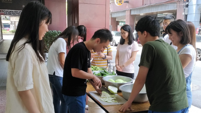 香港中文大學師生 來台北恩友中心參訪服務