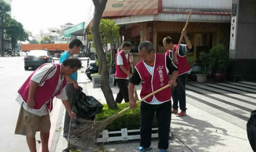 恩友中心回饋社區打掃服事 