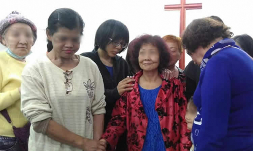 10個月前，上帝把她帶到我們當中，從那麼遠的台北來到陌生的台南，沒有熟人，沒有朋友，只有怨恨和被拋棄的傷痛……